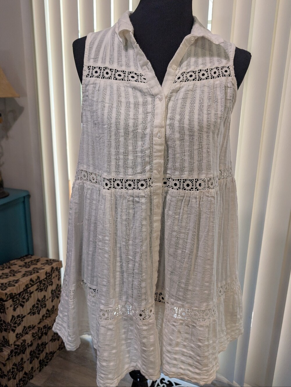 Charlie Paige White Cotton Button Down Sleeveless Top